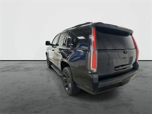Used 2020 Cadillac Escalade Luxury image 2