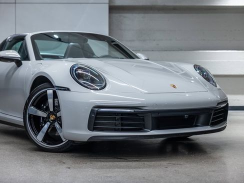 Used 2022 Porsche 911 Targa 4S w/ Premium Package image 13