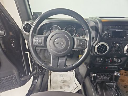 Used 2014 Jeep Wrangler Unlimited Rubicon w/ Connectivity Group image 14