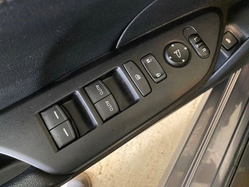 Used 2019 Honda Civic EX-L image 10
