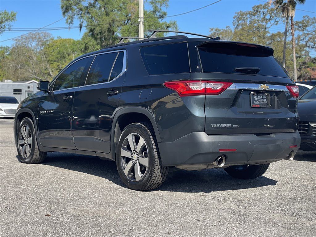 Used 2020 Chevrolet Traverse LT w/ LT Premium Package AWD/4WD image 14