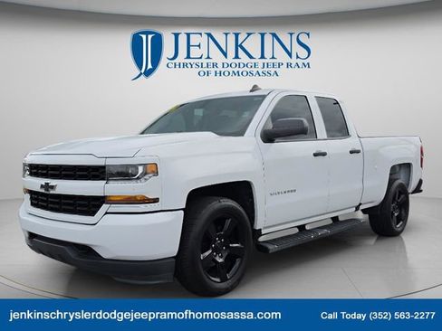 Used 2018 Chevrolet Silverado 1500 Custom w/ Custom Value Package RWD image 10