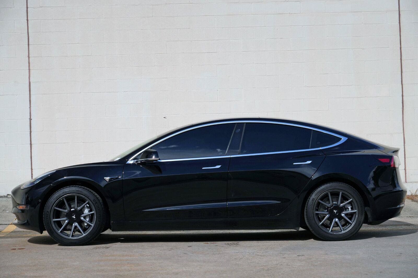 Used 2018 Tesla Model 3 Long Range RWD image 9