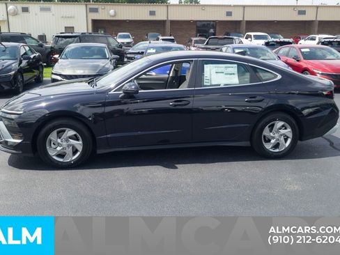 Used 2025 Hyundai Sonata SE image 10