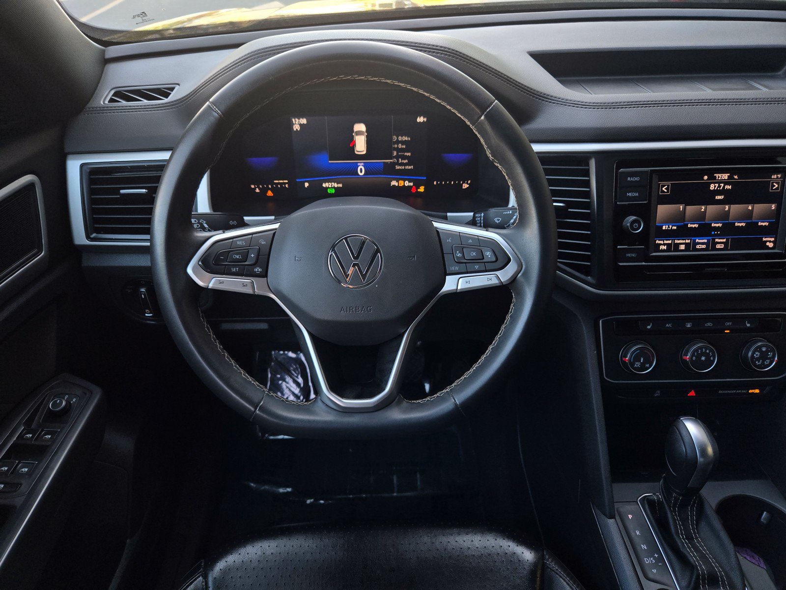 Used 2022 Volkswagen Atlas Cross Sport SE FWD image 12