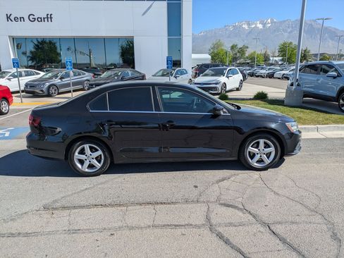 Used 2017 Volkswagen Jetta S FWD image 2