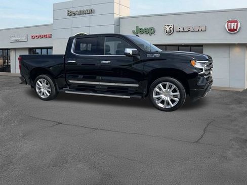 Used 2024 Chevrolet Silverado 1500 High Country w/ High Country Premium Package AWD/4WD image 2
