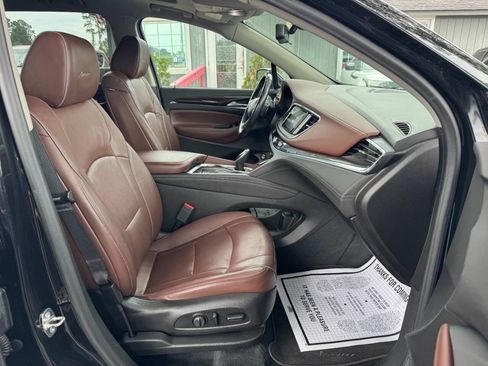 Used 2018 Buick Enclave Avenir AWD/4WD image 17