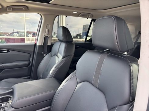 Certified 2025 Honda Pilot Touring image 12