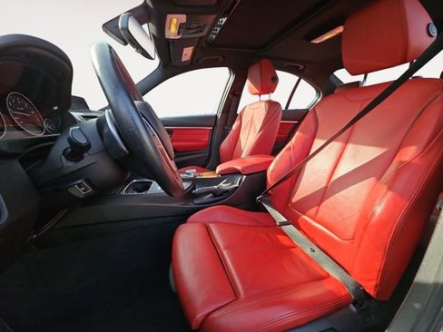 Used 2018 BMW 330i xDrive Sedan w/ Convenience Package image 9