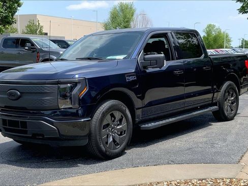 Used 2024 Ford F150 Lightning Flash AWD/4WD image 5