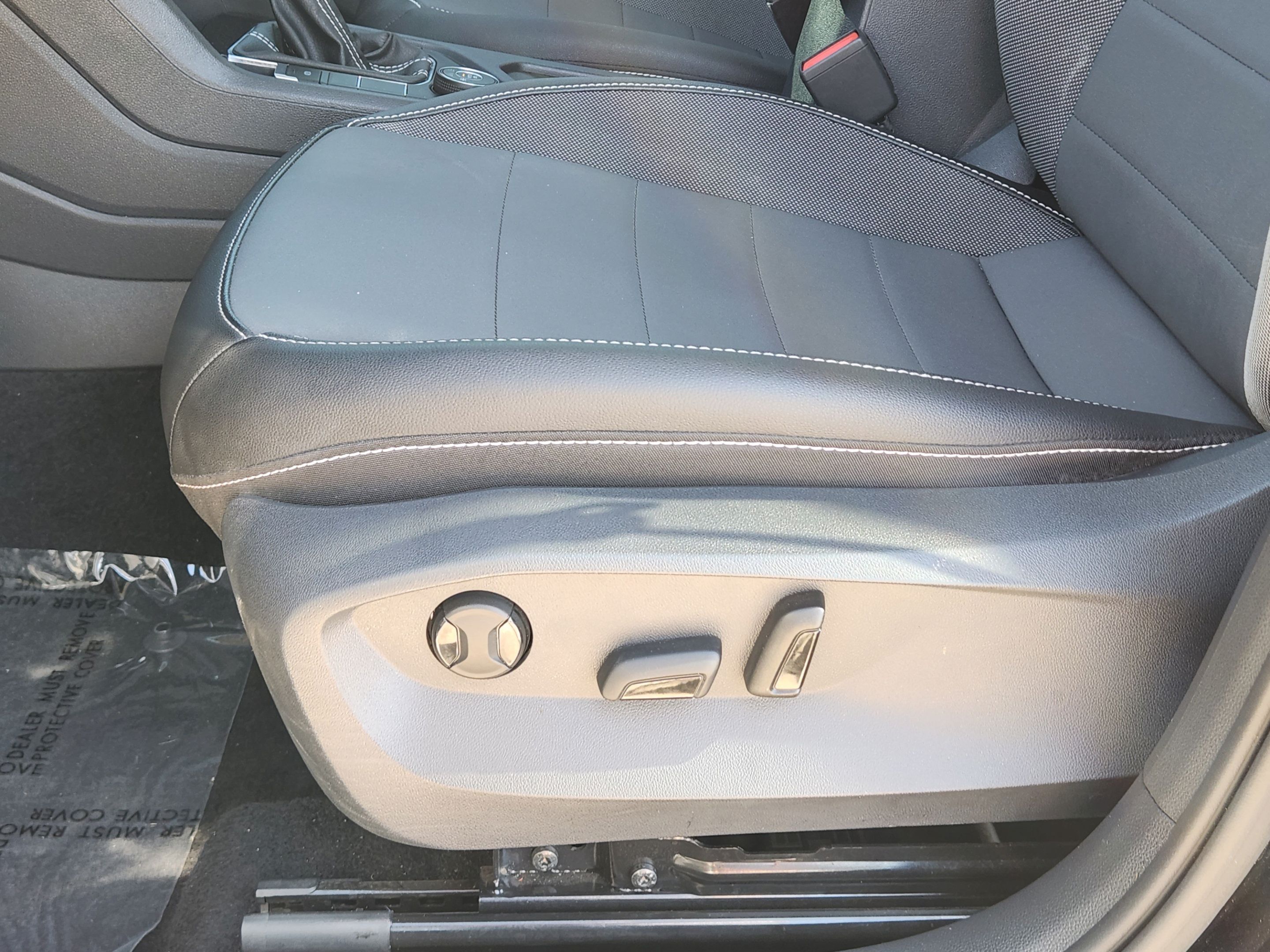Used 2023 Volkswagen Taos SE w/ Panoramic Sunroof Package AWD/4WD image 20