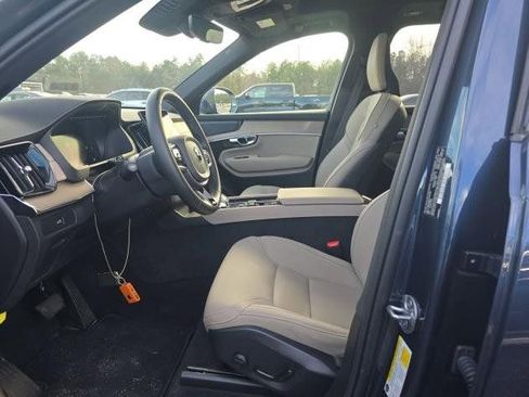 Used 2025 Volvo XC90 B5 Plus image 7