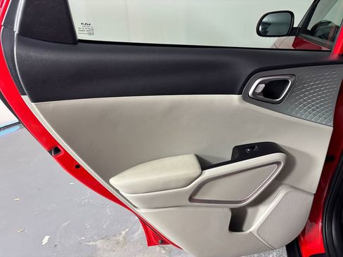 Used 2022 Kia Soul LX w/ Technology Package image 34