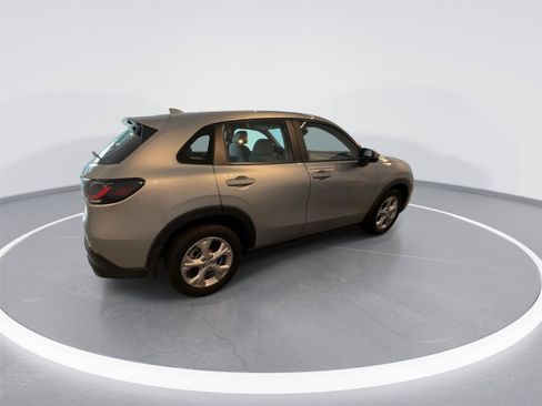 Used 2025 Honda HR-V LX image 7