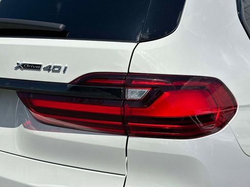 Used 2021 BMW X7 xDrive40i w/ M Sport Package AWD/4WD image 17