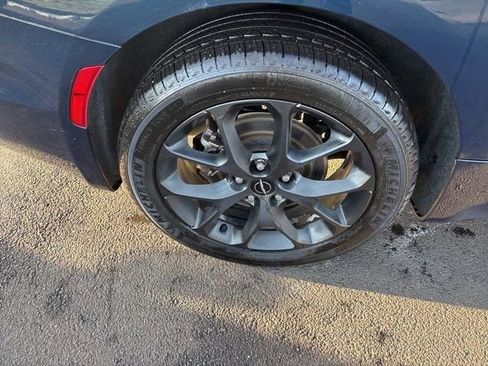 Used 2023 Chrysler Pacifica Limited w/ Uconnect Theater Family Group image 45