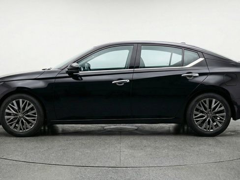 Used 2025 Nissan Altima 2.5 SV image 5