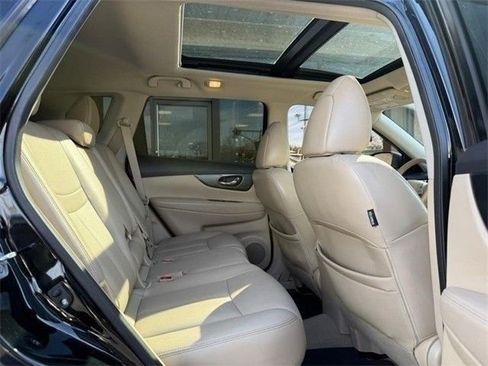 Used 2015 Nissan Rogue SL w/ SL Premium Package image 11