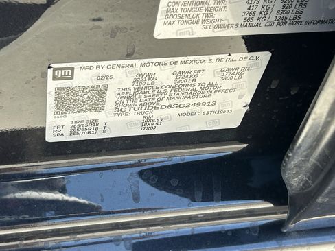 Certified 2025 GMC Sierra 1500 SLT AWD/4WD image 32
