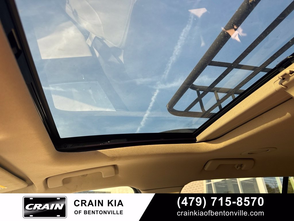 Used 2017 GMC Acadia Denali w/ Technology Package FWD image 16