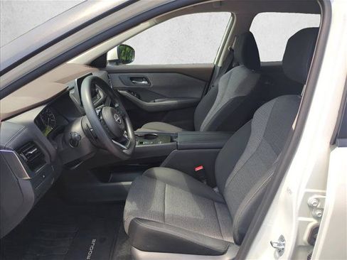Certified 2022 Nissan Rogue SV FWD image 14