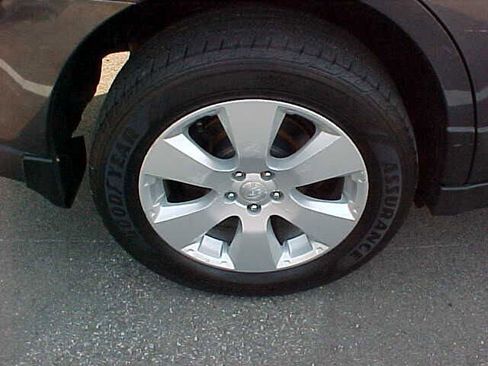 Used 2011 Subaru Outback 2.5i Premium w/ All-Weather Pkg image 5