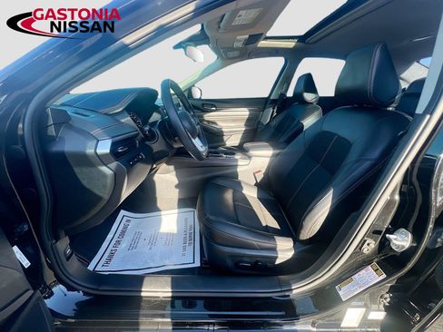 Used 2021 Nissan Altima 2.5 SR w/ SR Premium Package image 29