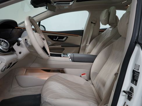 Used 2023 Mercedes-Benz EQS 580 4MATIC Sedan image 14