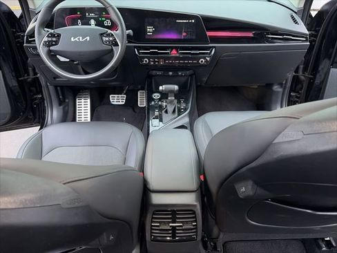 Certified 2025 Kia Niro EX Touring FWD image 10