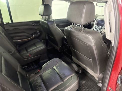 Used 2018 Chevrolet Suburban LT image 21