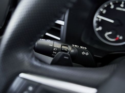 Used 2024 Mitsubishi Outlander SE image 35