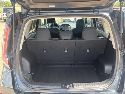Used 2025 Kia Soul LX w/ LX Technology Package FWD image 29