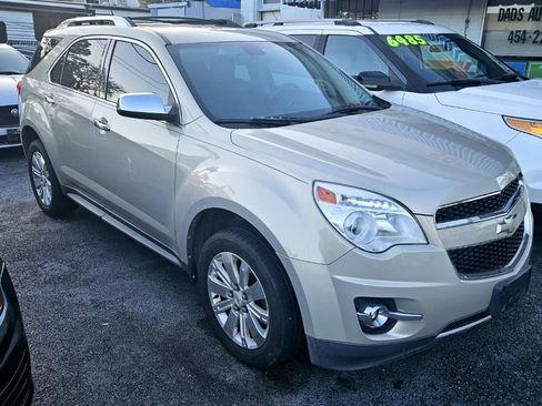 Used 2010 Chevrolet Equinox LTZ image 2