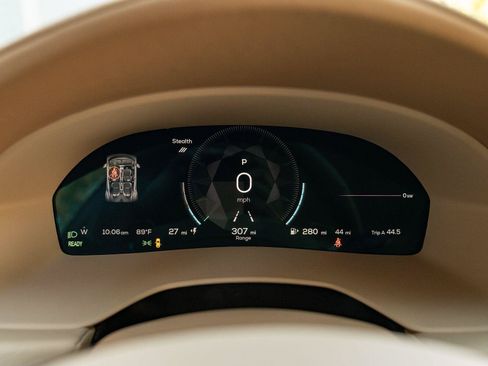 New 2025 Karma Revero Luxury RWD image 47