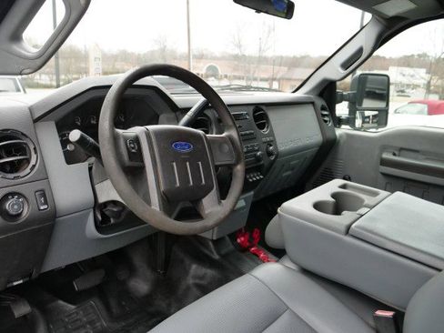 Used 2014 Ford F450 XL w/ Trailer-Tow Package image 2