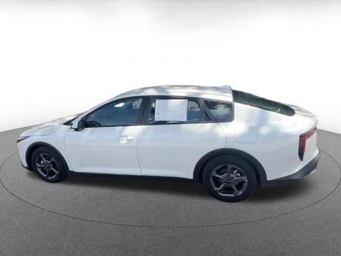 Used 2025 Kia K4 FWD image 11