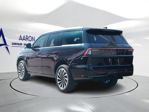 Used 2025 Lincoln Navigator Black Label AWD/4WD image 2