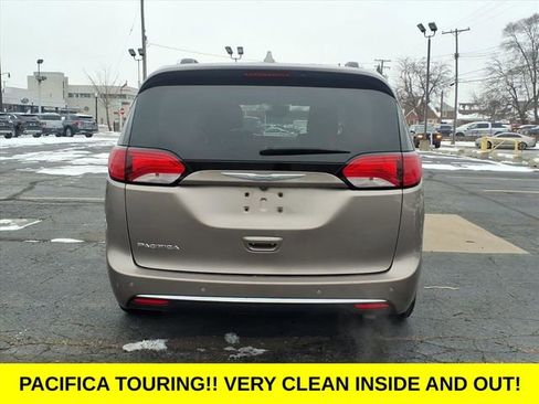 Used 2018 Chrysler Pacifica Touring-L w/ Advanced Safetytec Group image 5