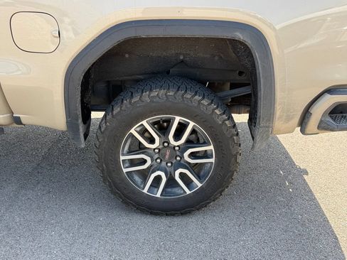 Used 2022 GMC Sierra 1500 AT4 w/ AT4 Preferred Package AWD/4WD image 23