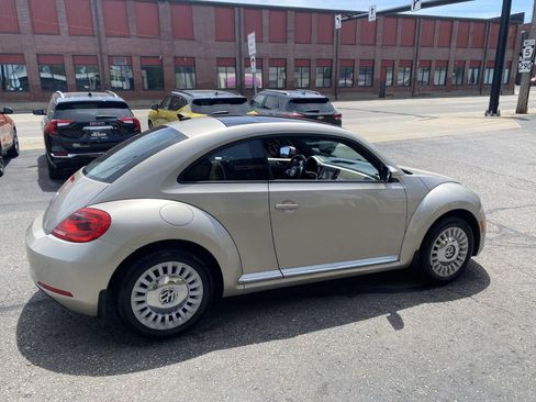 Used 2013 Volkswagen Beetle 2.5 FWD image 9
