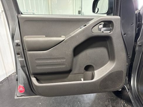 Used 2016 Nissan Frontier SV RWD image 17