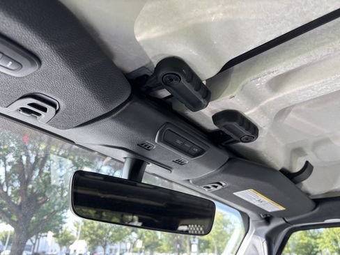Used 2019 Jeep Wrangler Unlimited Sahara AWD/4WD image 27
