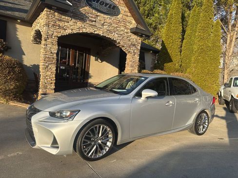 Used 2017 Lexus IS 200t RWD image 2