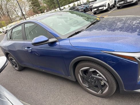 Used 2025 Kia K4 EX image 2