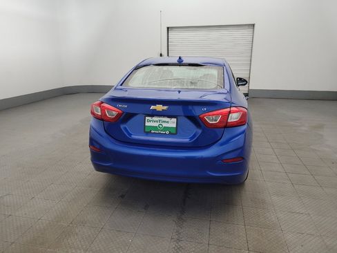 Used 2017 Chevrolet Cruze LT w/ Convenience Package image 7