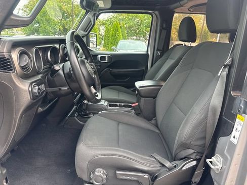 Used 2019 Jeep Wrangler Sport AWD/4WD image 9