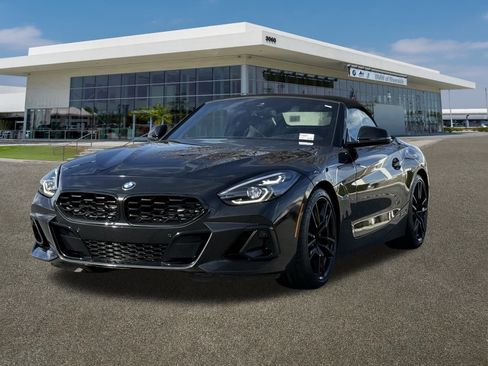 Certified 2023 BMW Z4 sDrive30i w/ Shadowloine Package image 4