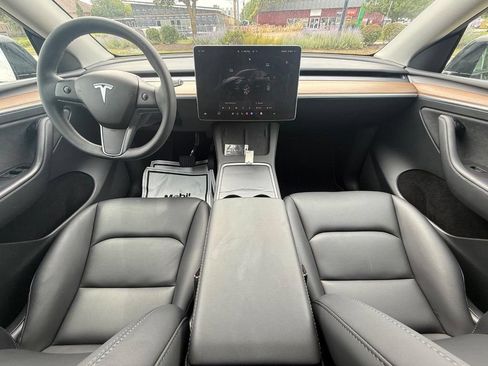 Used 2023 Tesla Model Y Long Range AWD/4WD image 11