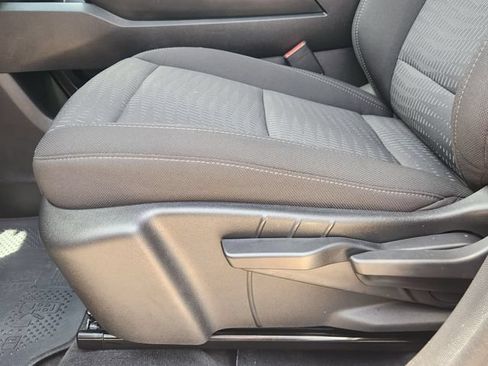 Used 2026 Chevrolet Equinox LT FWD image 23
